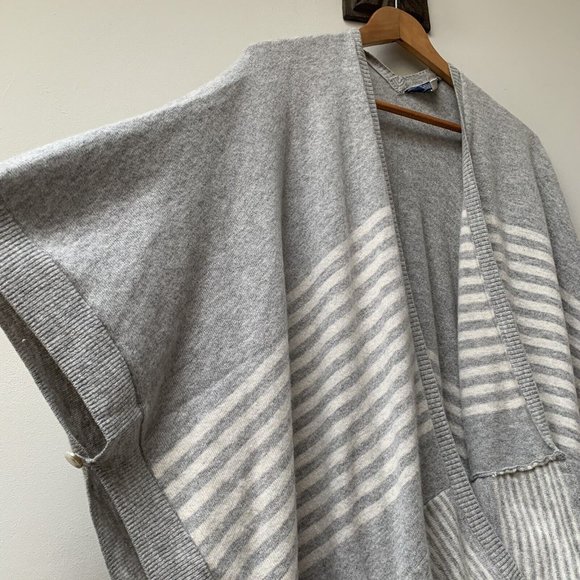 Joules Patti Cape Open Cardigan Size S/M Wool Blend Grey White Cloak Pockets - Picture 7 of 12